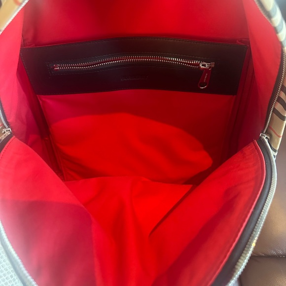 Burberry bookbag for men or women - Picture 6 of 6